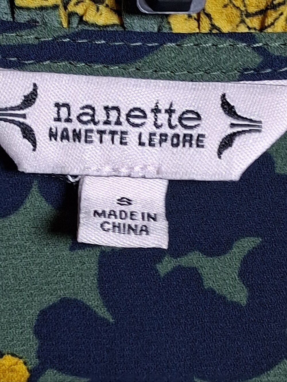 Nanette Lepore Green Floral Pintuck Pleated Blouse Ruffle Neck Long Sleeve - Picture 4 of 5